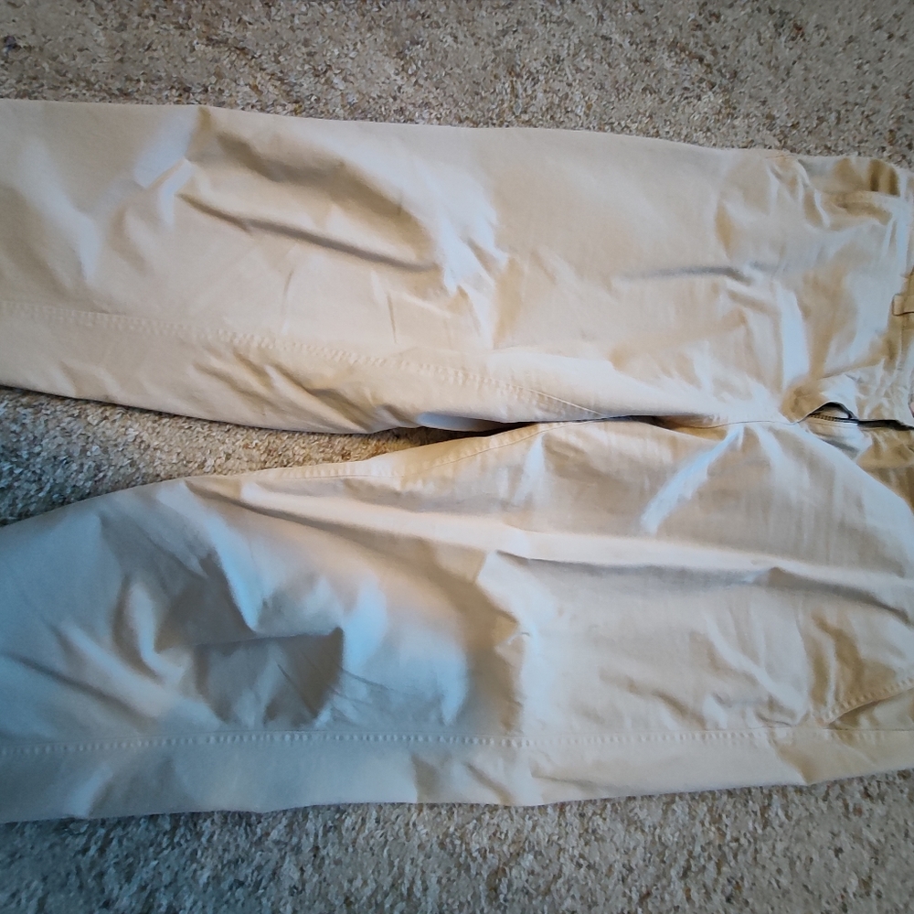 Crown and Ivy cropped khakis